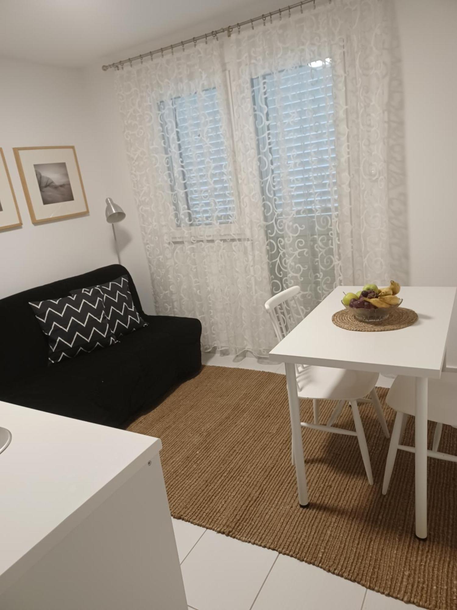 Apartmani Ana - Meka Draga 奥布罗瓦茨 外观 照片