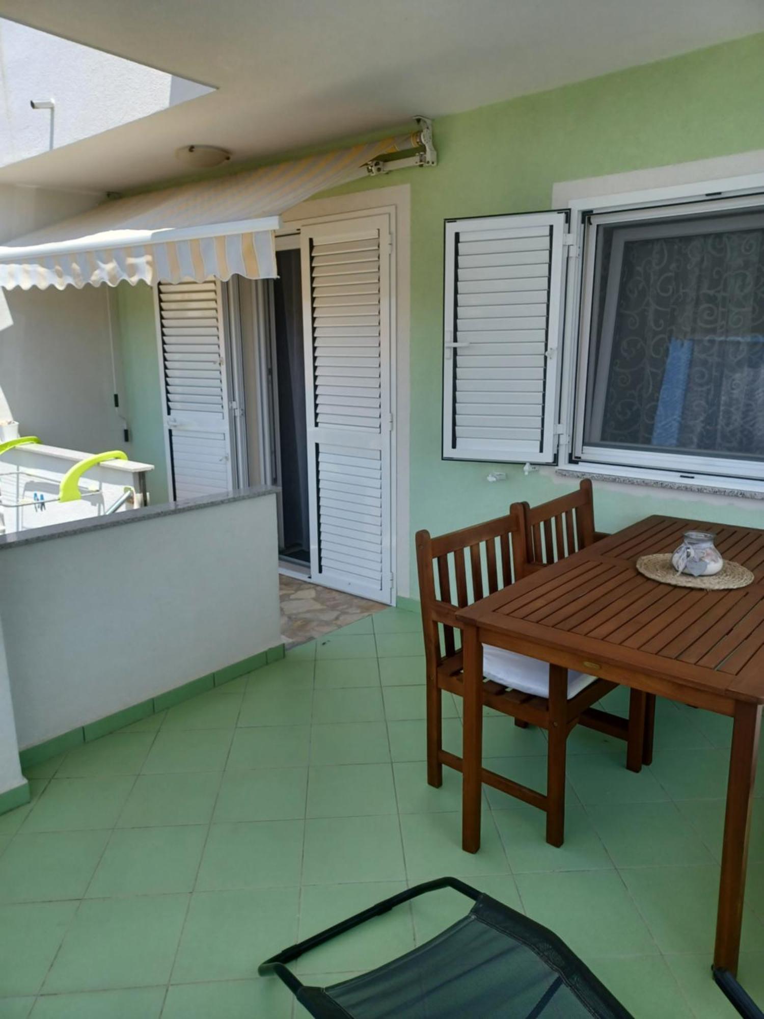 Apartmani Ana - Meka Draga 奥布罗瓦茨 外观 照片